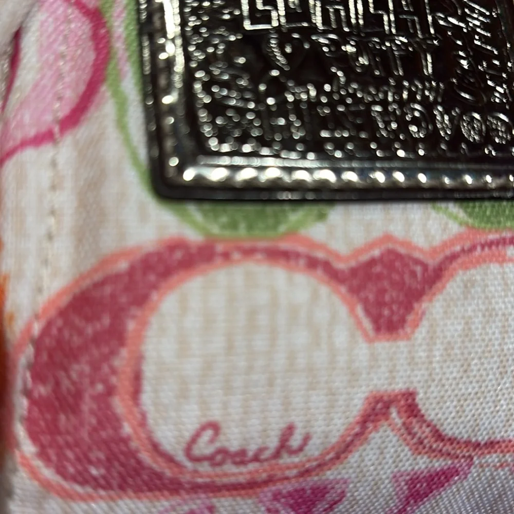 Coach Poppy Wristlet - Picture 9 of 15